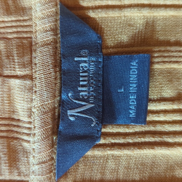 Like New! Natural Reflections Gold Short Sleeve V-Neck Cotton Ribbed Tee-Sz L. - Picture 2 of 10